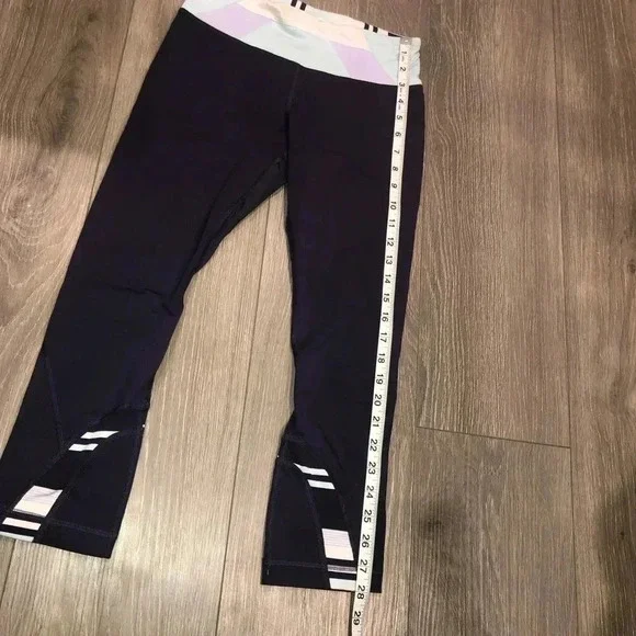 Lululemon blue Cropped Capri Legging size 4 - Picture 9 of 12